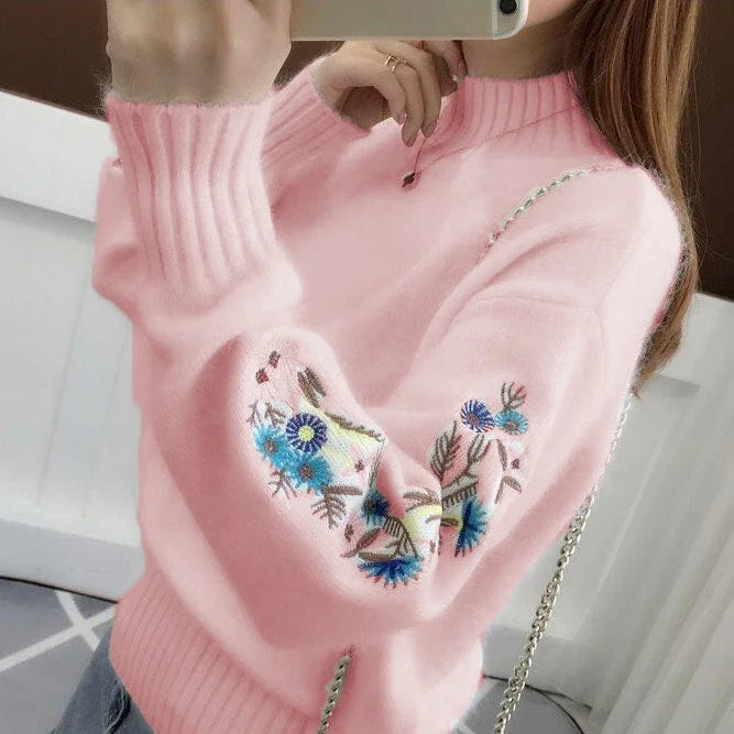 Thick cashmere knit sweater with floral embroidery