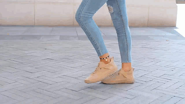 Mia Comfort Sneakers