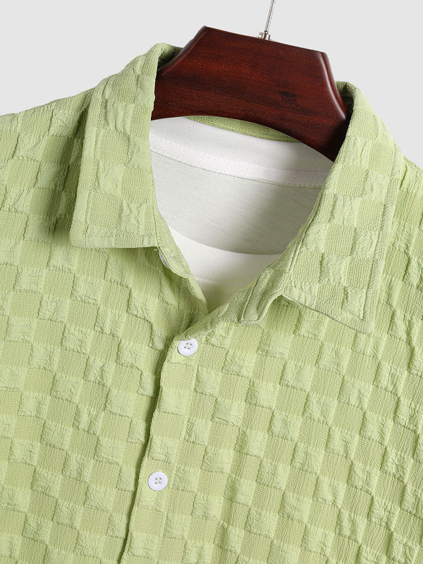 Men's Short Sleeve Casual Shirt with Seersucker Texture and Solid Color Plaid Design