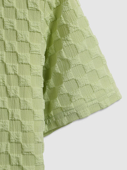 Men's Short Sleeve Casual Shirt with Seersucker Texture and Solid Color Plaid Design