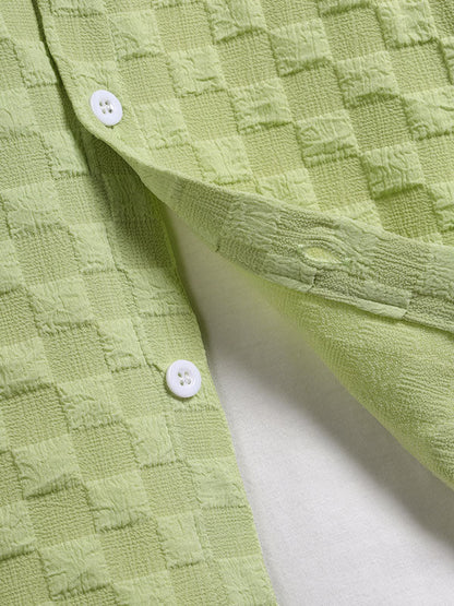 Men's Short Sleeve Casual Shirt with Seersucker Texture and Solid Color Plaid Design