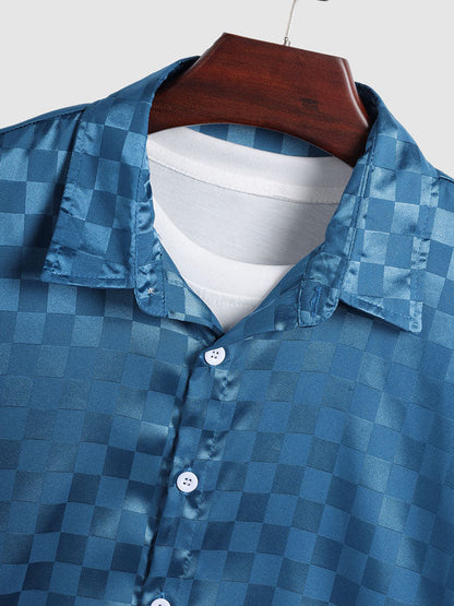 Men's Casual Short Sleeve Satin and Plaid Button-Down Shirt in Solid Color