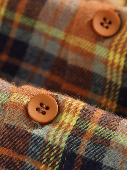 Casual men's plaid shirt with pocket and buttoned long sleeves