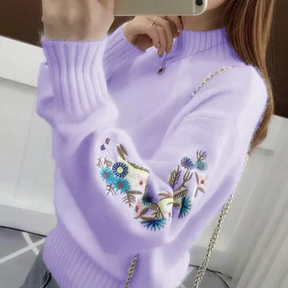 Thick cashmere knit sweater with floral embroidery