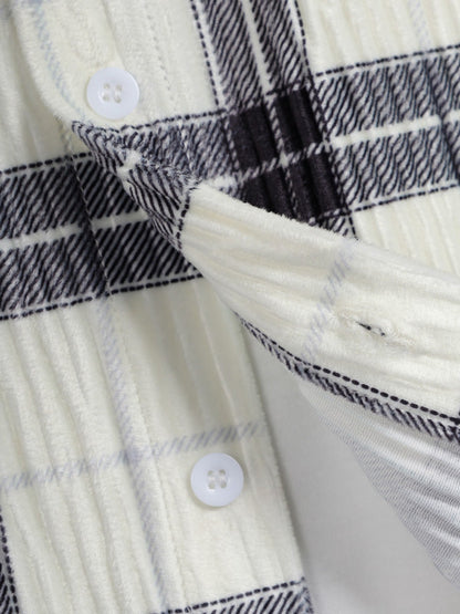 Men's long-sleeve shirt with pleats, plaid fleece fabric for a comfortable and stylish look