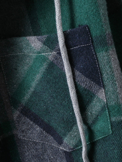 Men's quilted fleece vest with plaid pattern and hood with drawstring