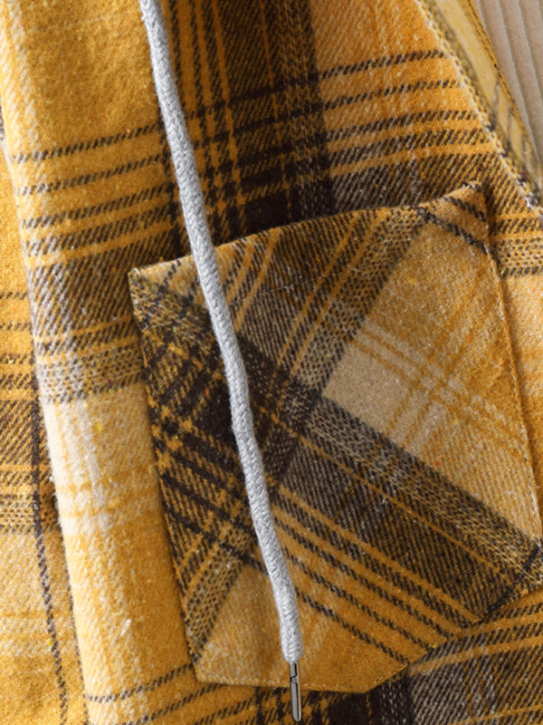 Men's quilted fleece vest with plaid pattern and hood with drawstring