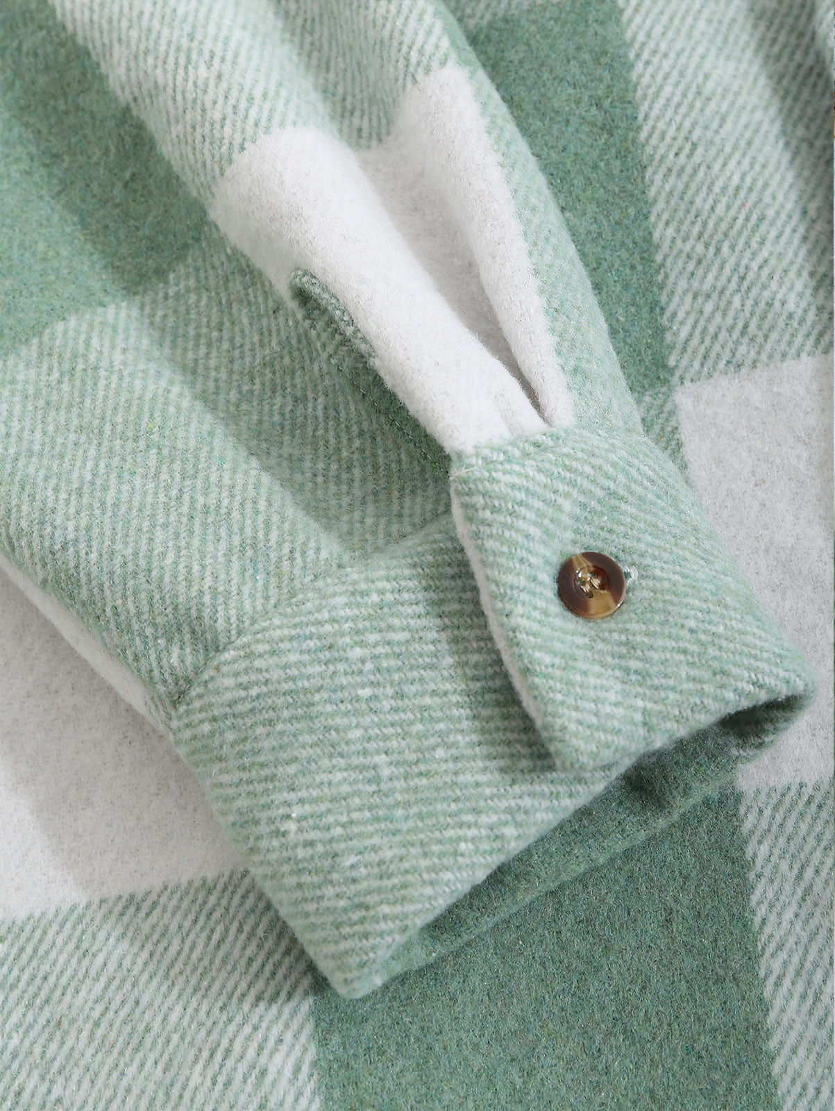 Men's timeless plaid wool blend long-sleeve button-down shirt jacket for versatile style