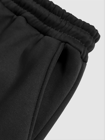 Casual men's plaid sweatshirt and fleece pants set