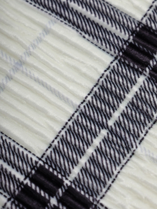 Men's long-sleeve shirt with pleats, plaid fleece fabric for a comfortable and stylish look