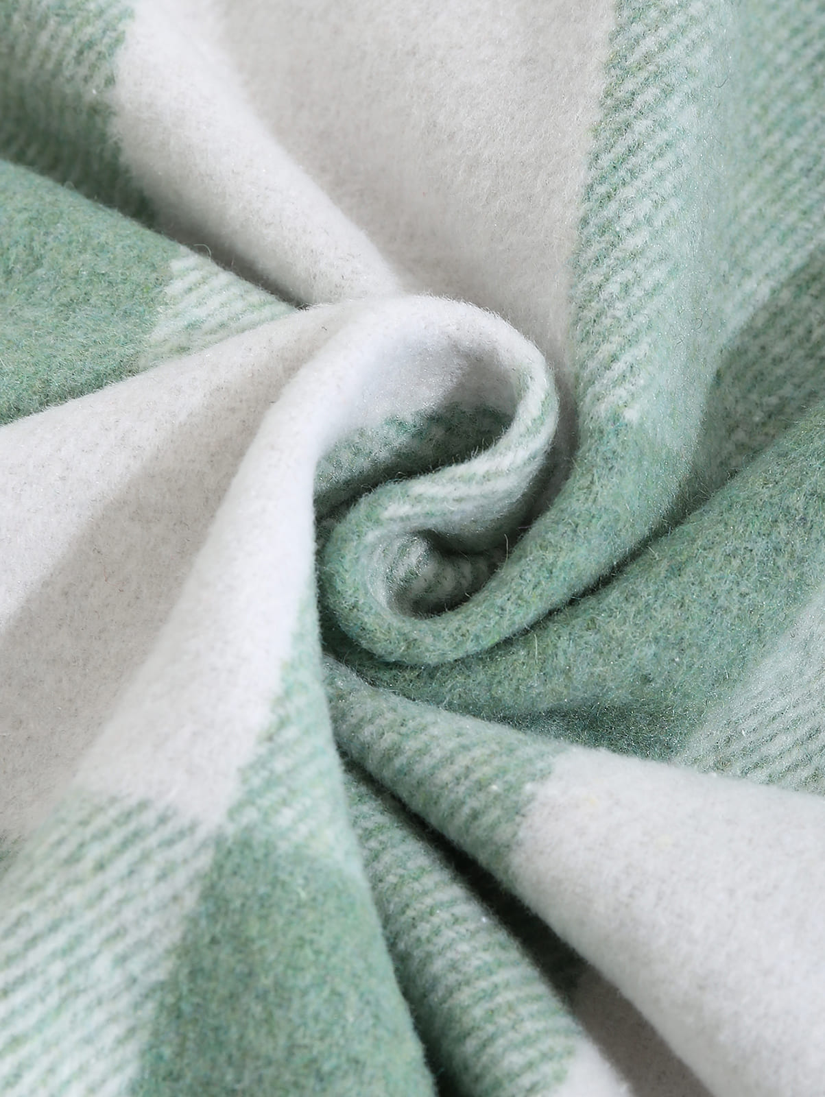 Men's timeless plaid wool blend long-sleeve button-down shirt jacket for versatile style