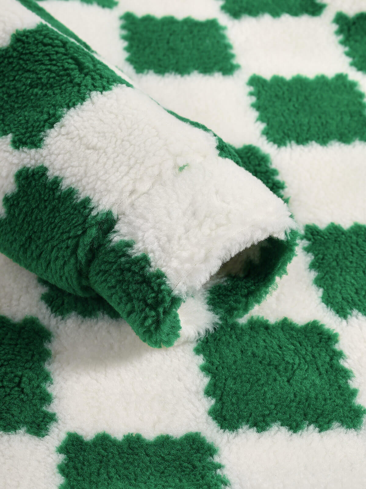 Men's faux fur plaid jacket with a single pocket and zipper for a casual and trendy style