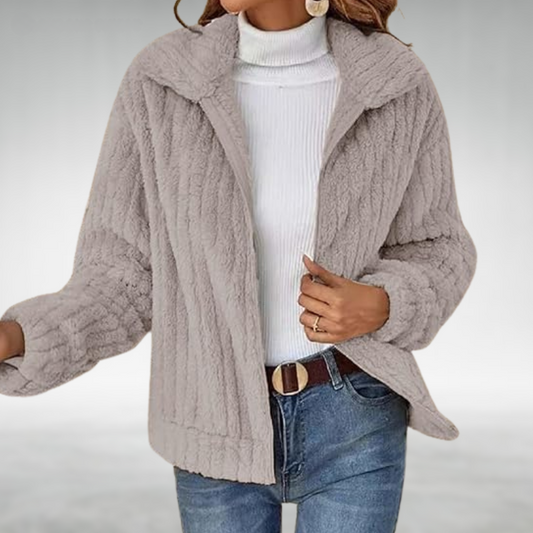 FREYA | COSY JACKET WITH RELAXED FIT AND ELEGANT TUMMY COVERAGE